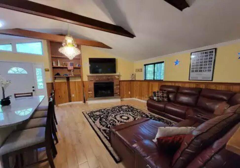 Relaxing Home - Near Pocono Attractions! Tobyhanna Экстерьер фото
