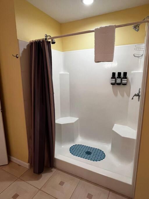 Relaxing Home - Near Pocono Attractions! Tobyhanna Экстерьер фото